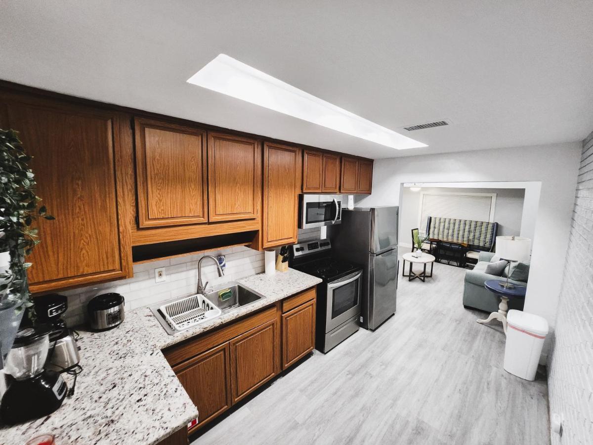 Cozy 3 Bedroom House Near Airport/Raymond Stadium/Downtown. 坦帕 外观 照片
