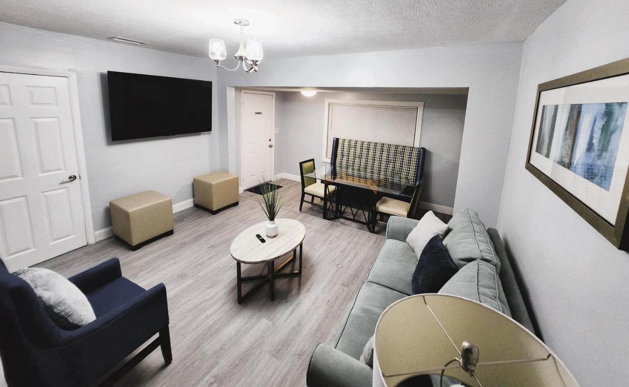 Cozy 3 Bedroom House Near Airport/Raymond Stadium/Downtown. 坦帕 外观 照片
