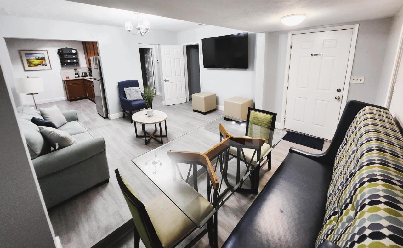 Cozy 3 Bedroom House Near Airport/Raymond Stadium/Downtown. 坦帕 外观 照片