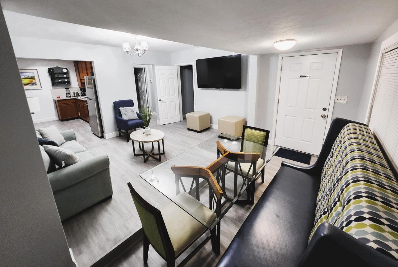 Cozy 3 Bedroom House Near Airport/Raymond Stadium/Downtown. 坦帕 外观 照片